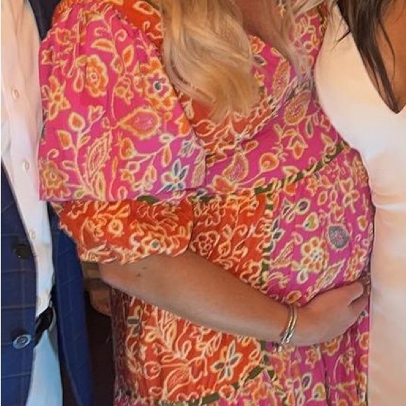 love the label midi dress!Cute if you are pregnant or not! Size medium-worn once - Picture 2 of 3